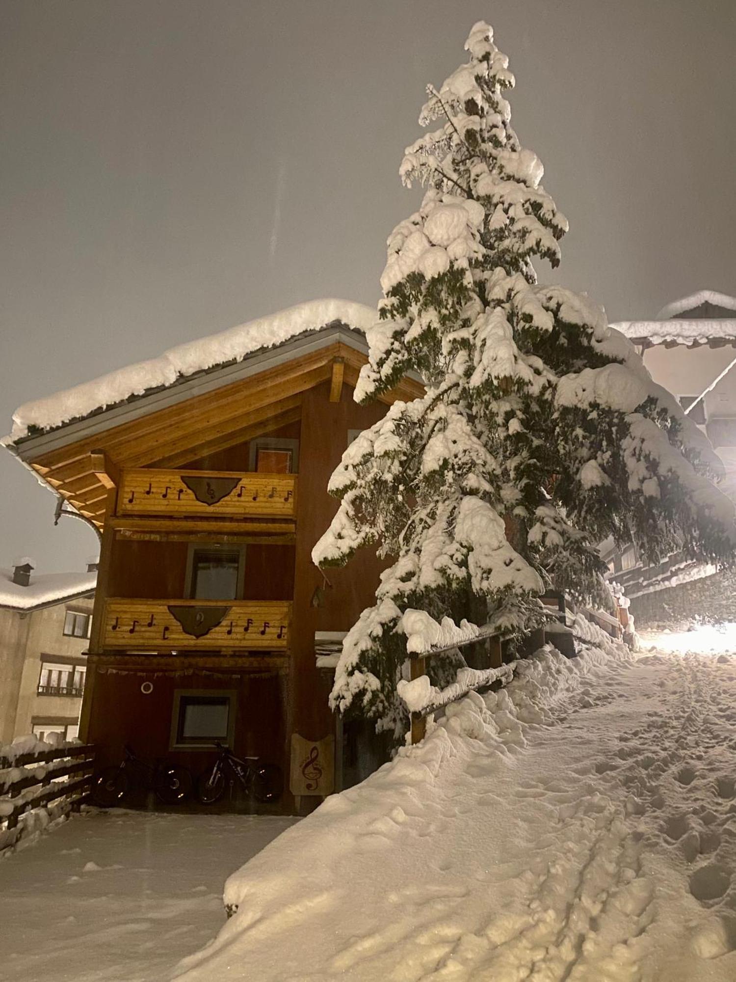 Maison De La Musique Cogne Buitenkant foto